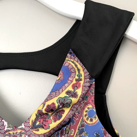 Bebe size XS Deja Vu Paisley crop top - Picture 11 of 12